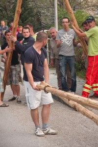 Stavanie maja 2013 kostol (6)