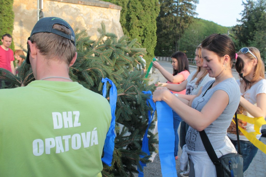 Stavanie maja 2013 foto p Krajcovic (10)