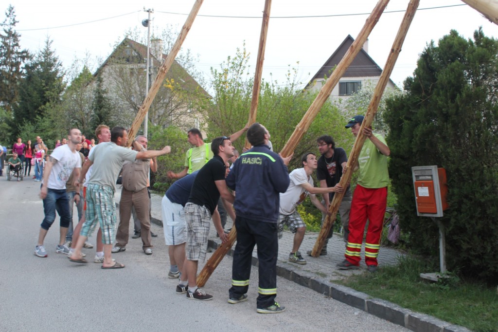 Stavanie maja 2013 foto p Krajcovic (25)