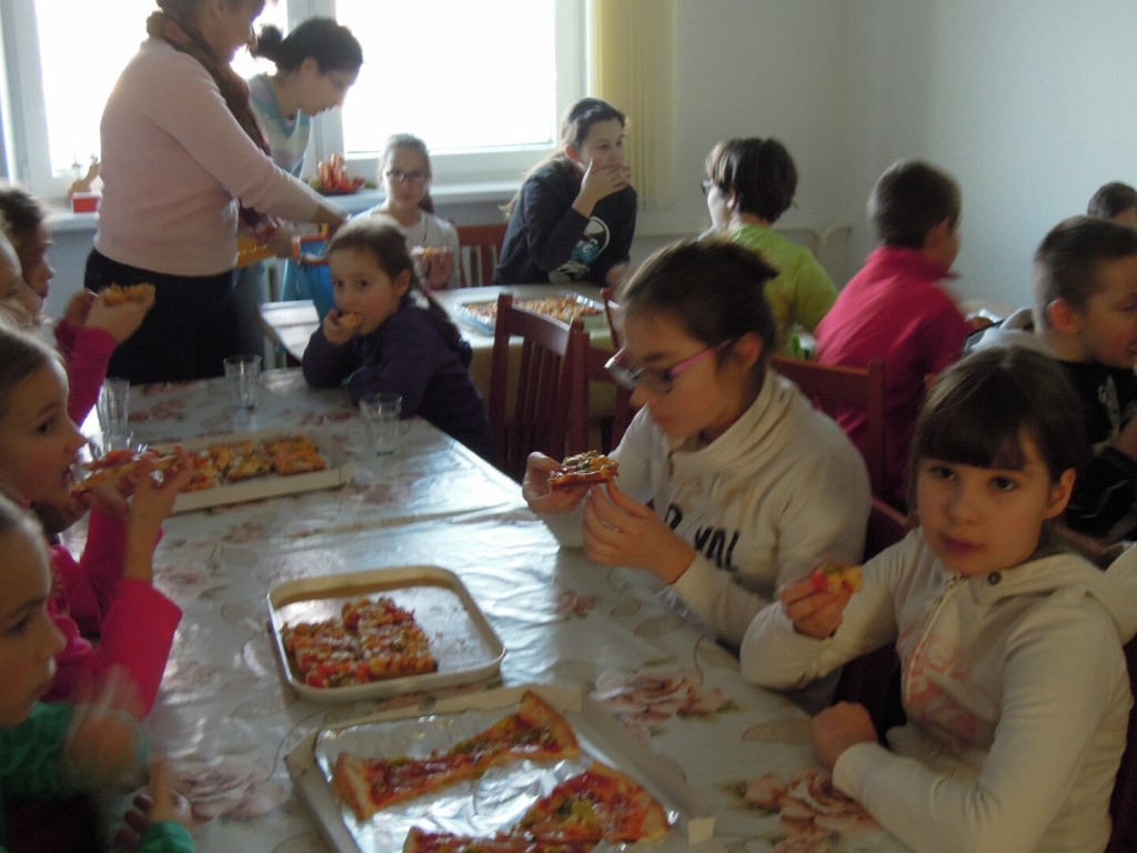 Pizza party fara Opatova 3.2.2014 011