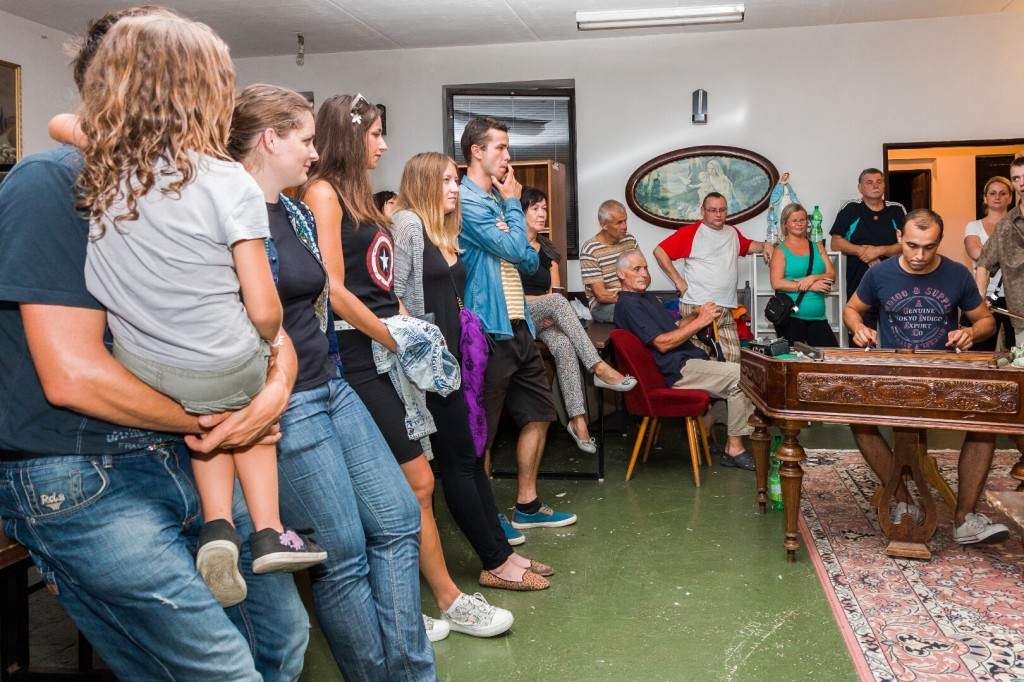 Opekacka pri cimbale  15.8. 2015  (35)