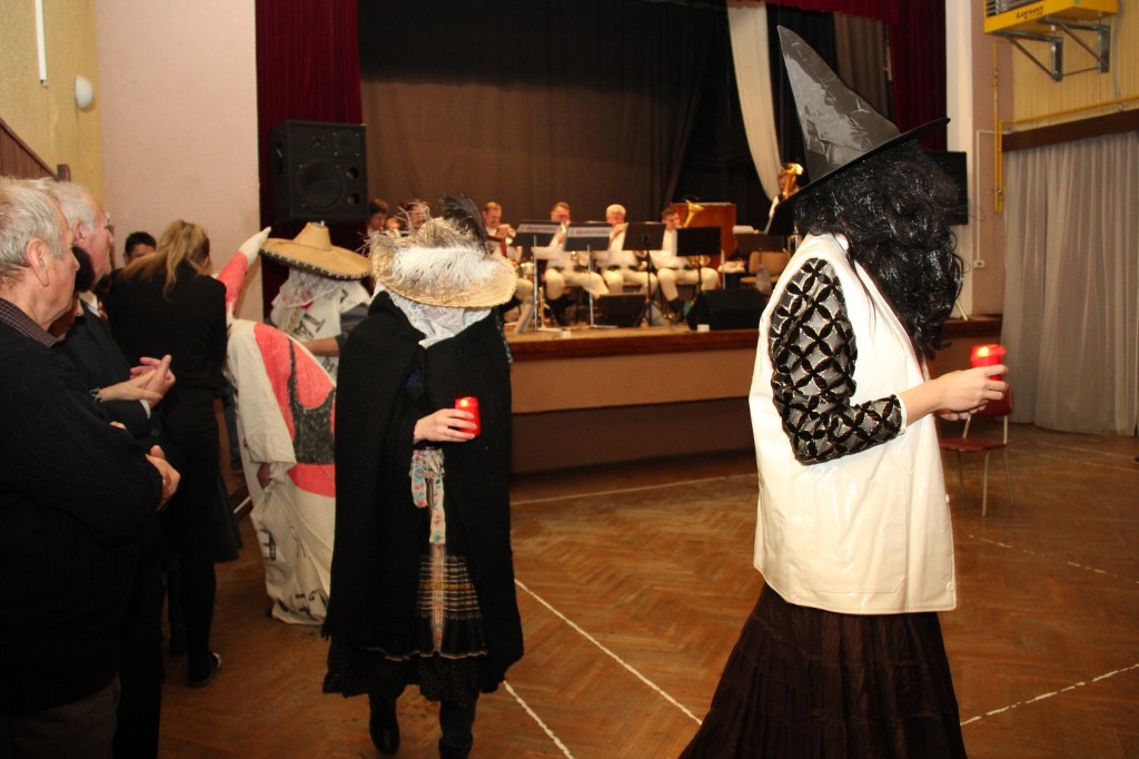 Pochovavanie basy 9.2.2016 J.K (152)